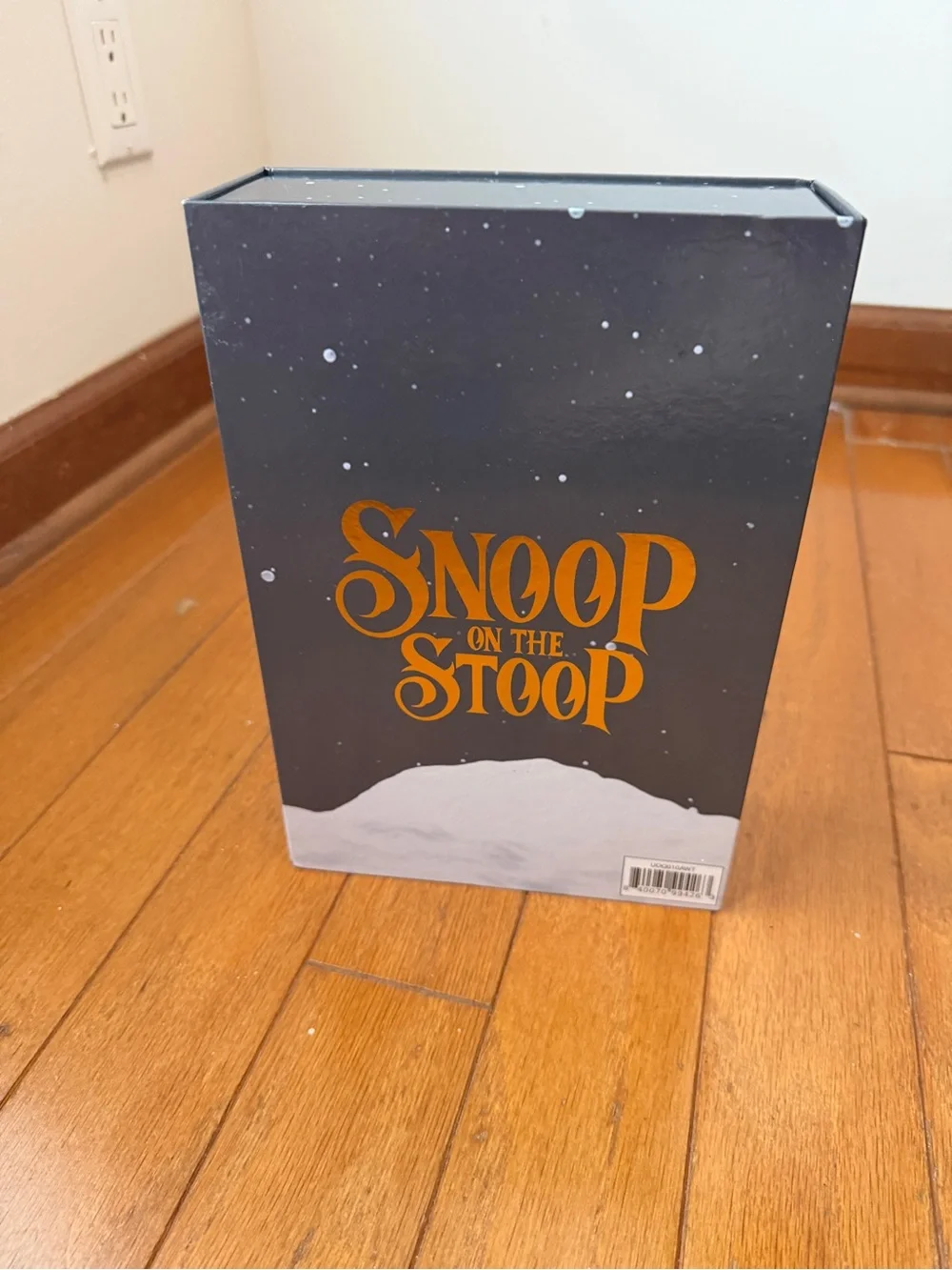 Snoop on the Stoop Christmas Holiday Figure Elf NEW